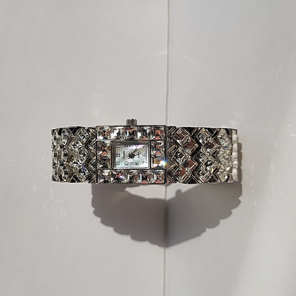 Quartz Xanadu Rhinestone Watch - Picture 13 of 16